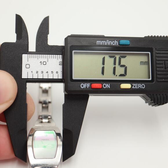 Fossil Womens Pink Barrel 18mm Dial Silver Tone Watch ES9860 with New Battery - Picture 2 of 15